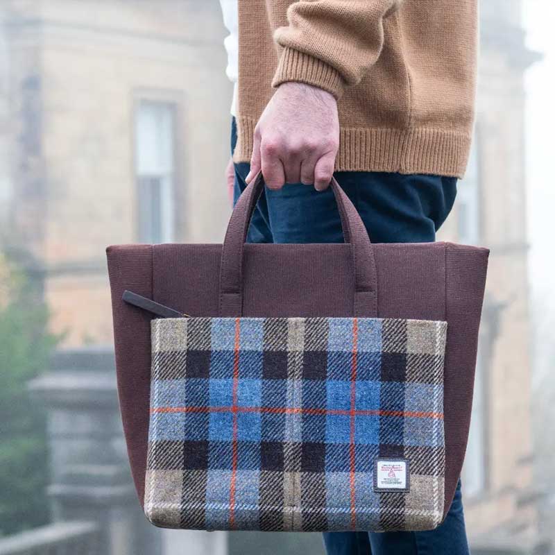 Harris Tweed Travel Messenger Bag In Blue/Brown Check - Afbeelding 2