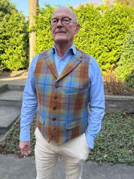 Harris Tweed Vestje Wales Met Revers In Gold Tartan
