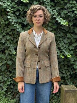 Harris Tweed Dames Jasje "Maggie" In Sand Herringbone